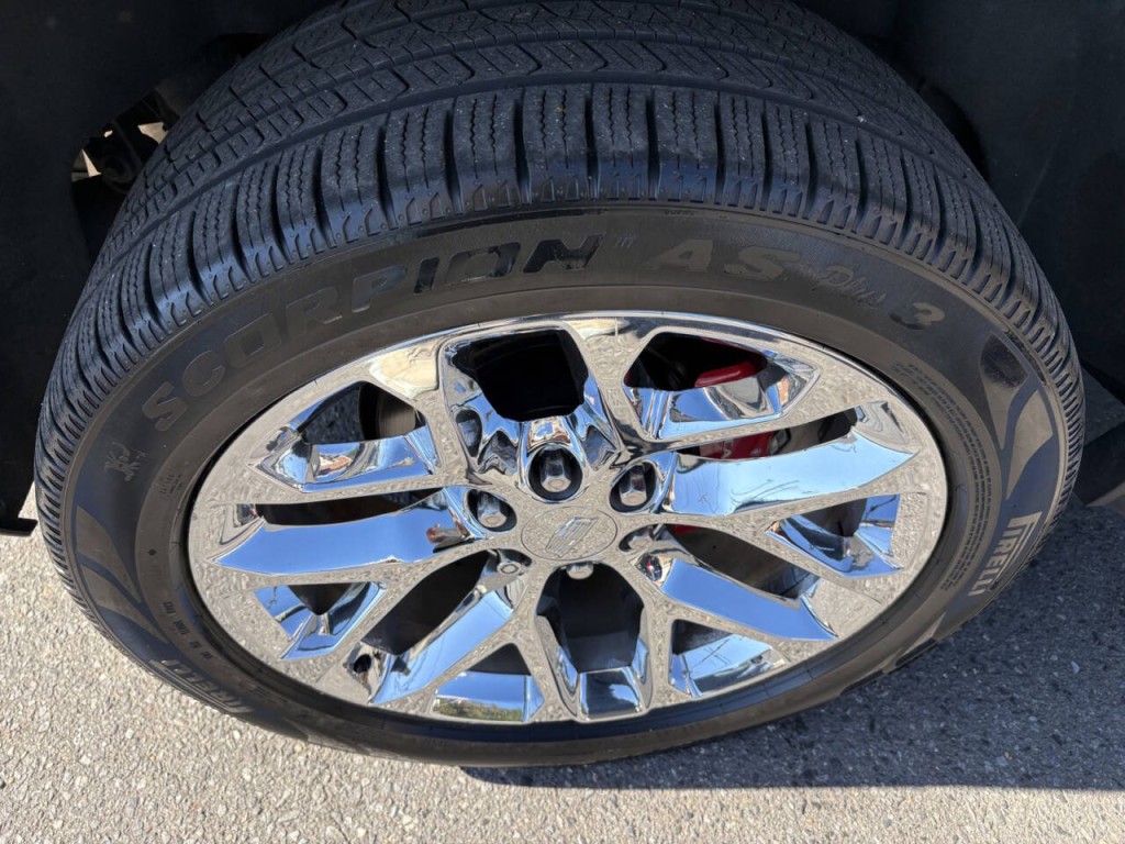 2017 Cadillac Escalade Image 35