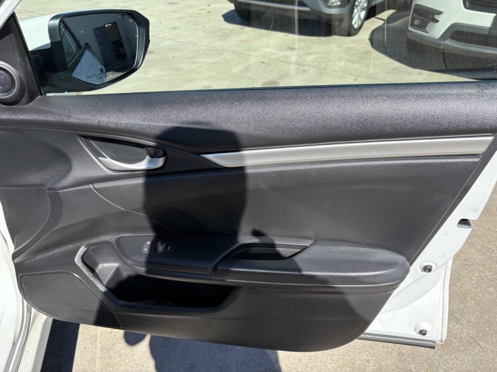 2021 Honda Civic Image 24