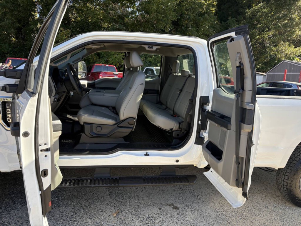 2021 Ford F-250 Image 11
