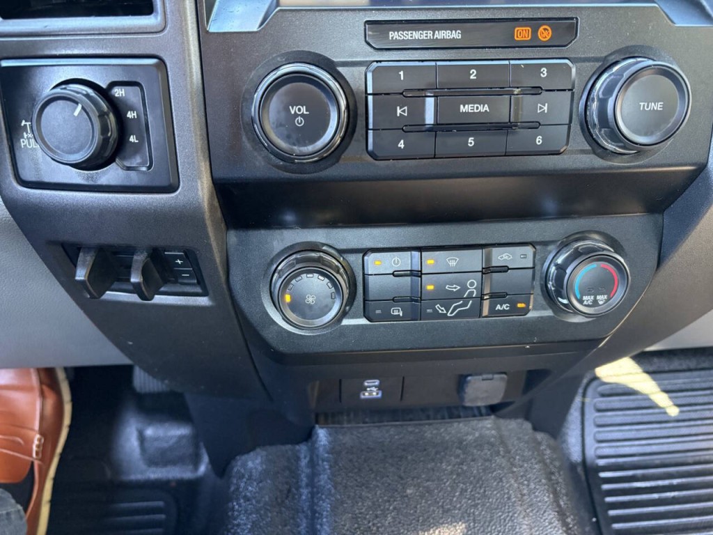 2021 Ford F-250 Image 20