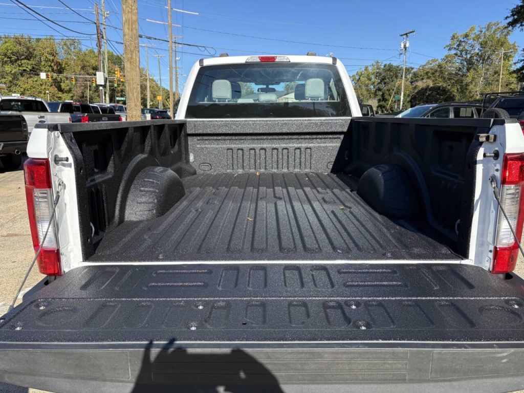 2021 Ford F-250 Image 21