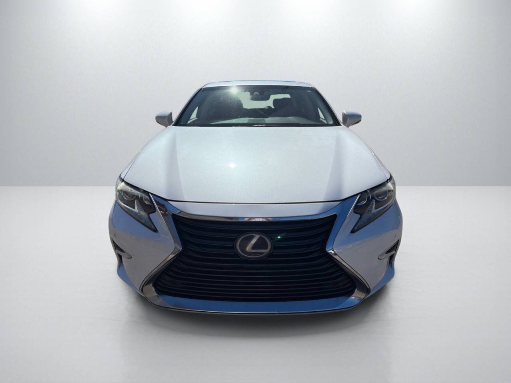 2017 Lexus ES 350 Image 2