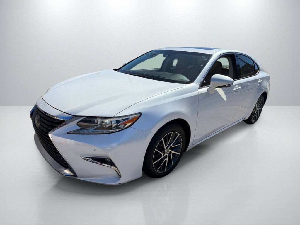 2017 Lexus ES 350 Image 3