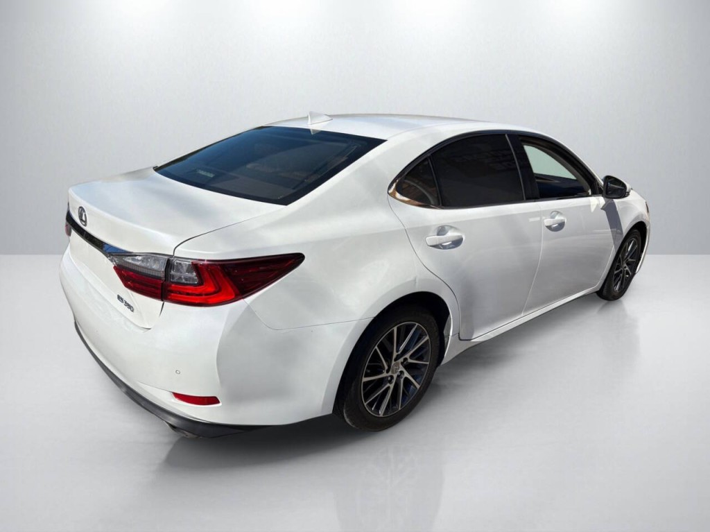 2017 Lexus ES 350 Image 7