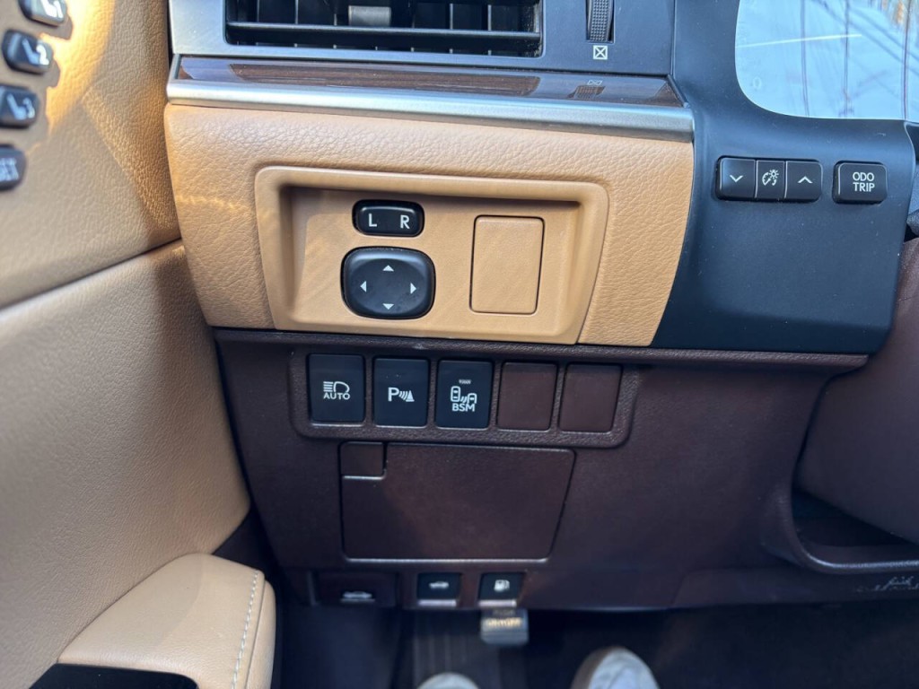 2017 Lexus ES 350 Image 14