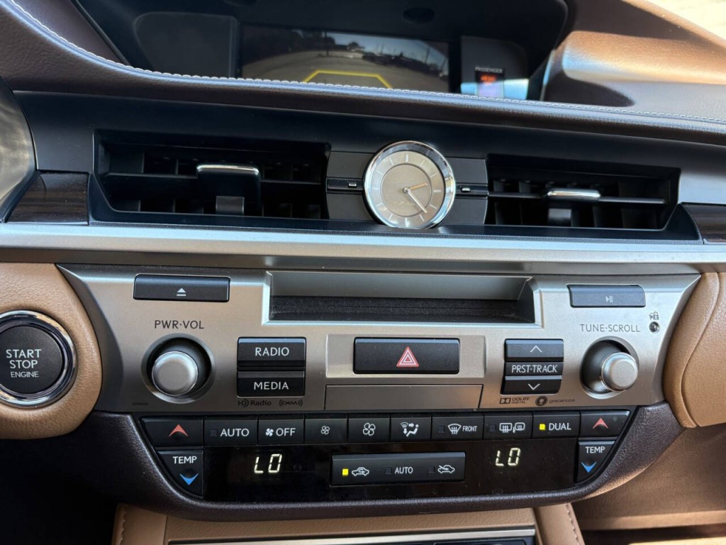 2017 Lexus ES 350 Image 22