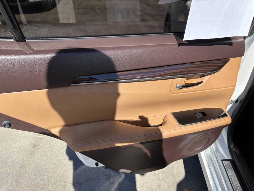 2017 Lexus ES 350 Image 27