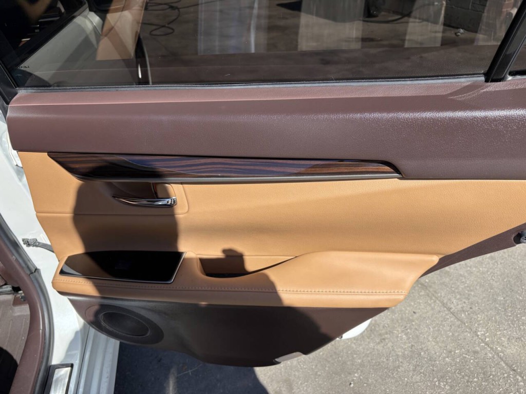 2017 Lexus ES 350 Image 34