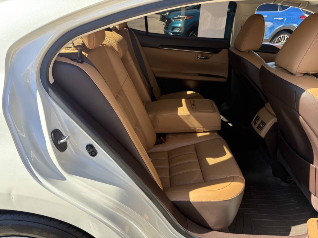 2017 Lexus ES 350 Image 35