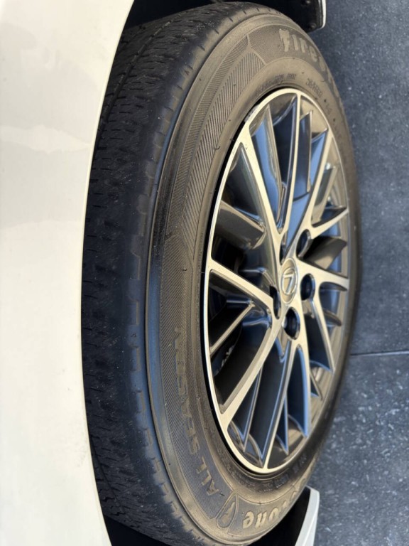 2017 Lexus ES 350 Image 40