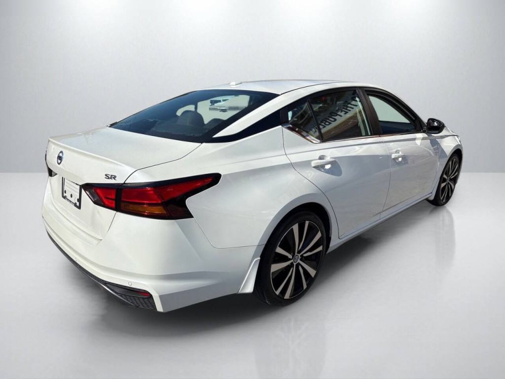 2020 Nissan Altima Image 7