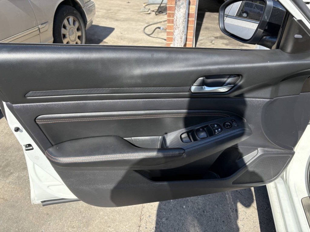 2020 Nissan Altima Image 11