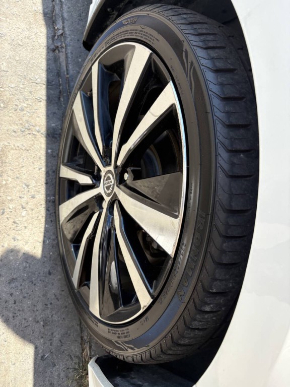 2020 Nissan Altima Image 32