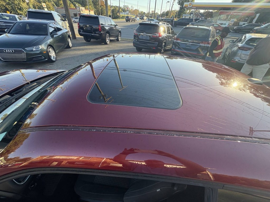 2018 Dodge Challenger Image 9
