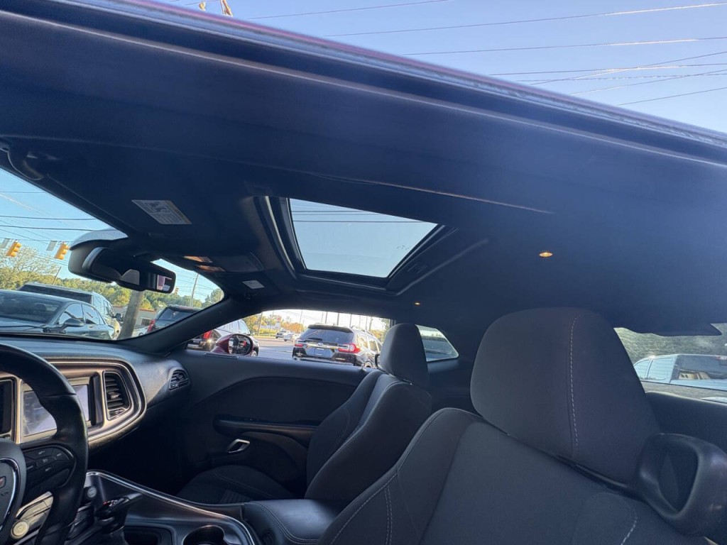 2018 Dodge Challenger Image 10