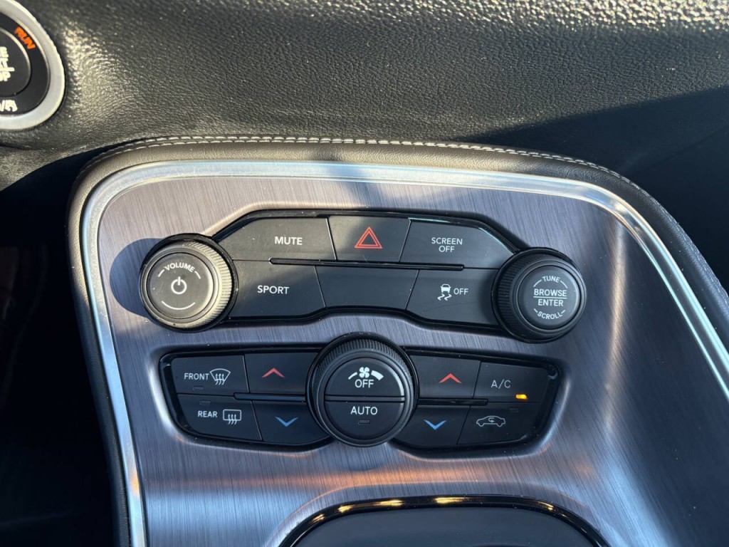 2018 Dodge Challenger Image 21