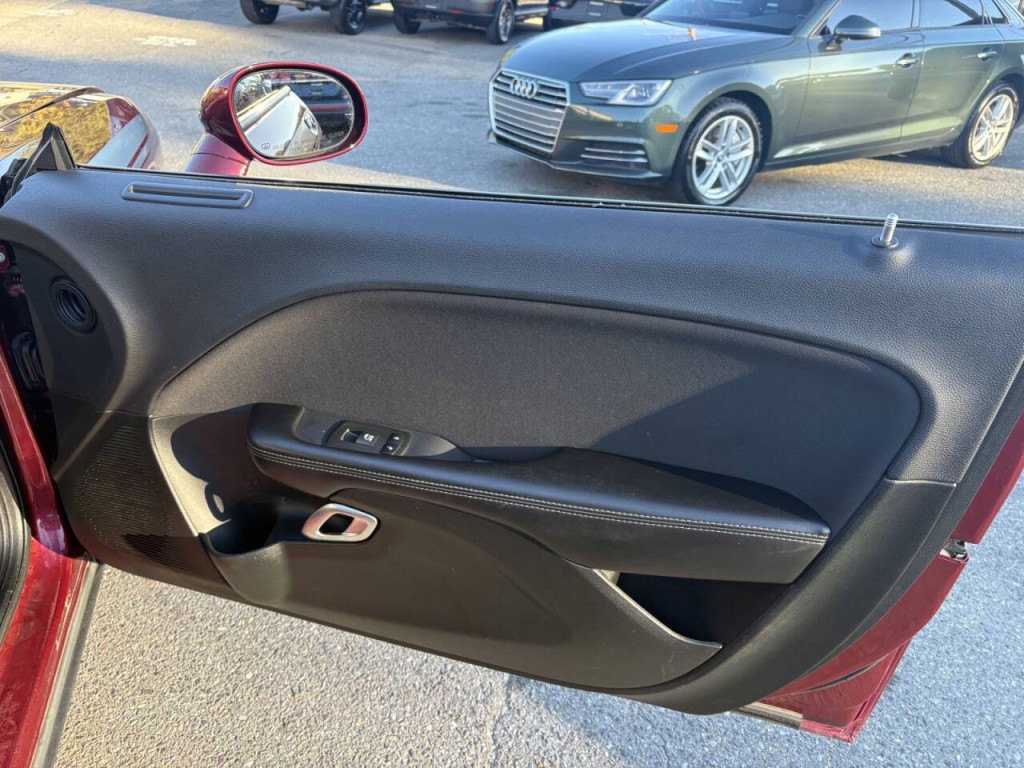 2018 Dodge Challenger Image 24