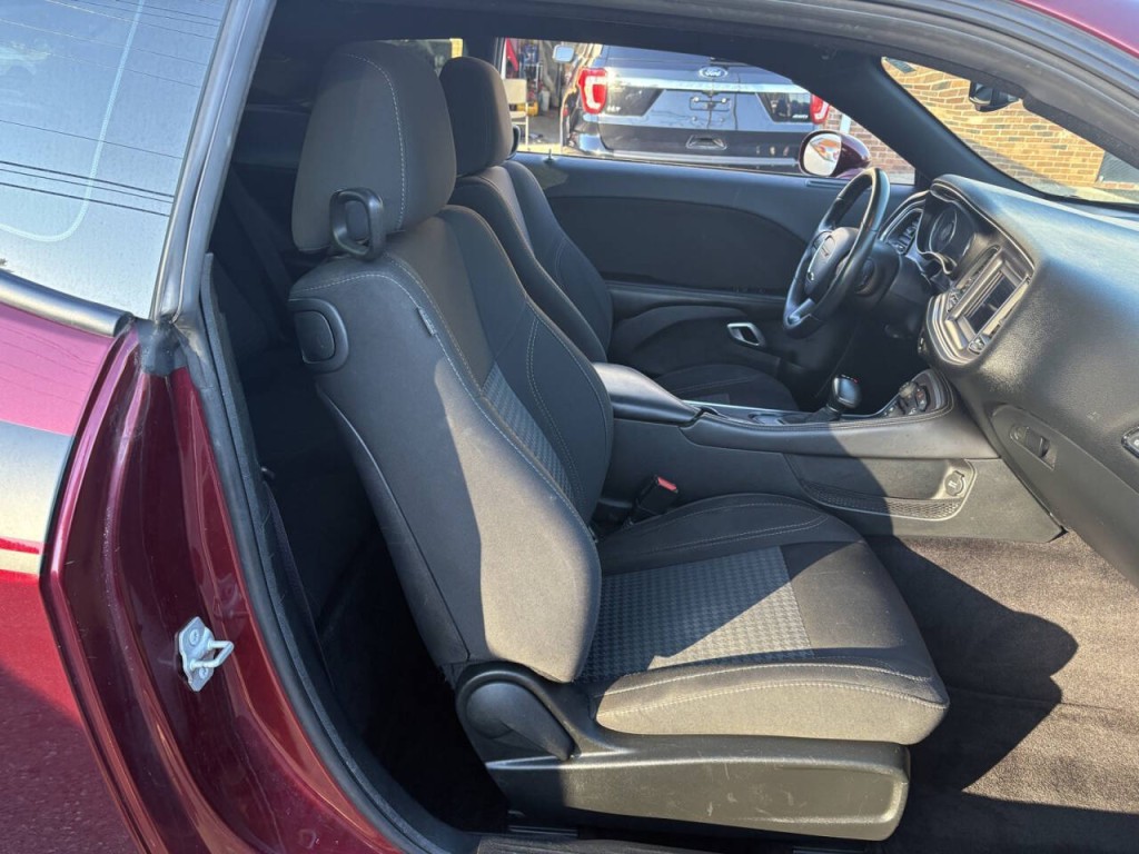 2018 Dodge Challenger Image 25