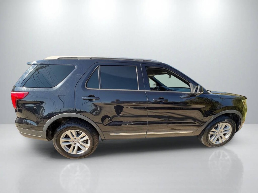 2019 Ford Explorer Image 8