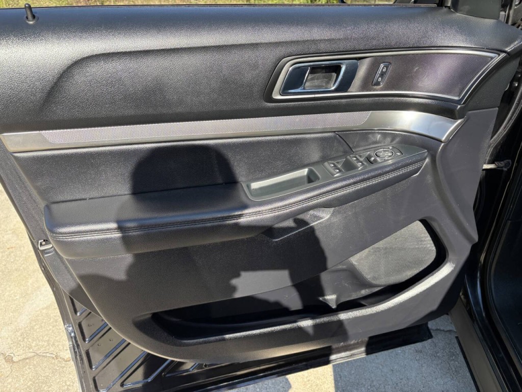 2019 Ford Explorer Image 9