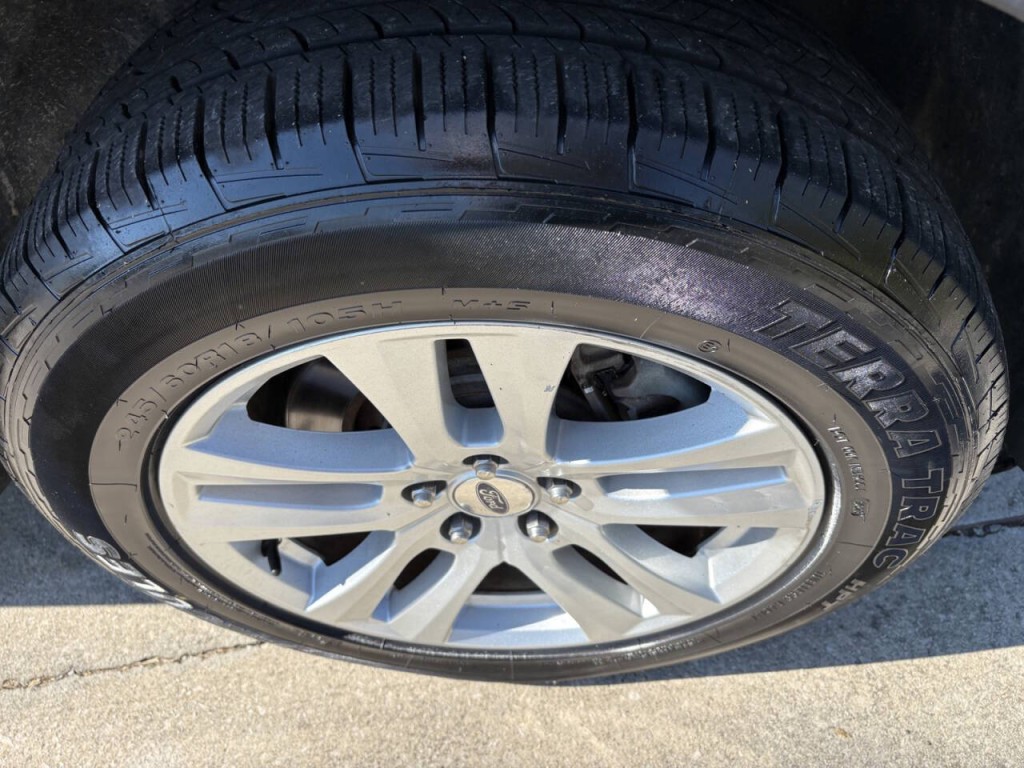 2019 Ford Explorer Image 32