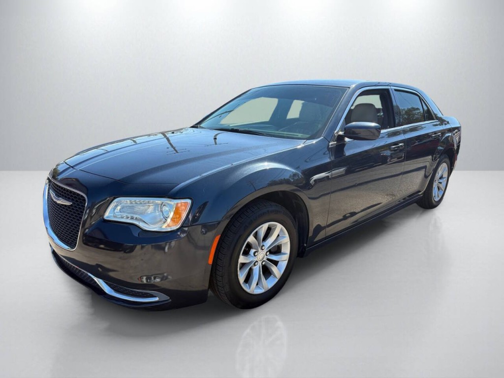 2018 Chrysler 300 Image 3