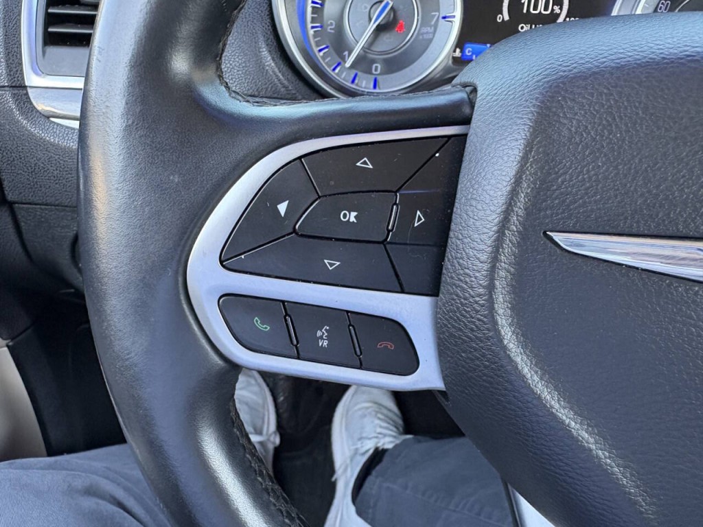 2018 Chrysler 300 Image 14