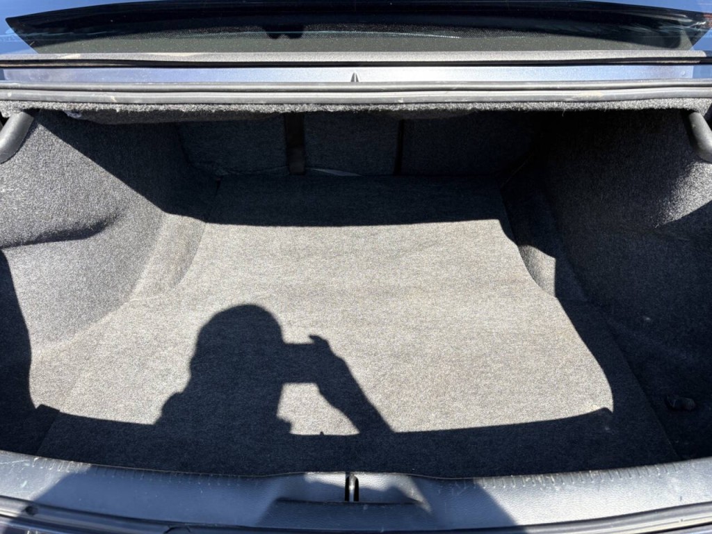 2018 Chrysler 300 Image 24