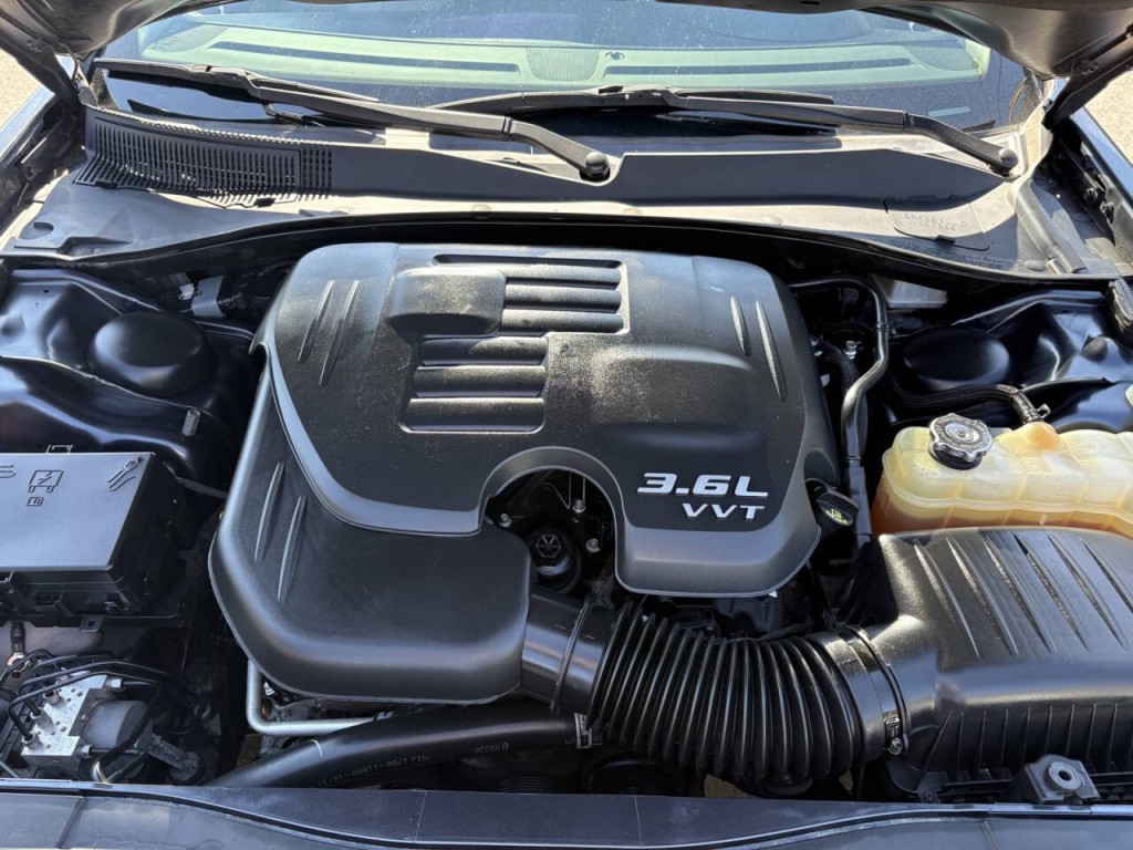 2018 Chrysler 300 Image 30