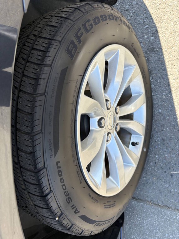 2018 Chrysler 300 Image 33