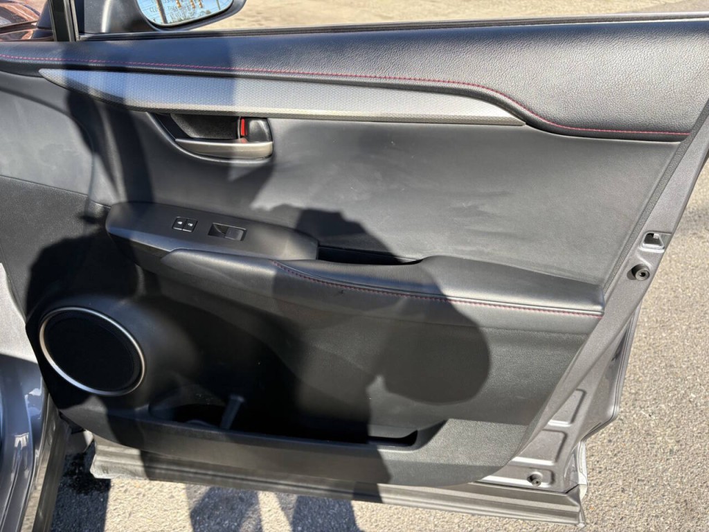 2017 Lexus NX 200t Image 30