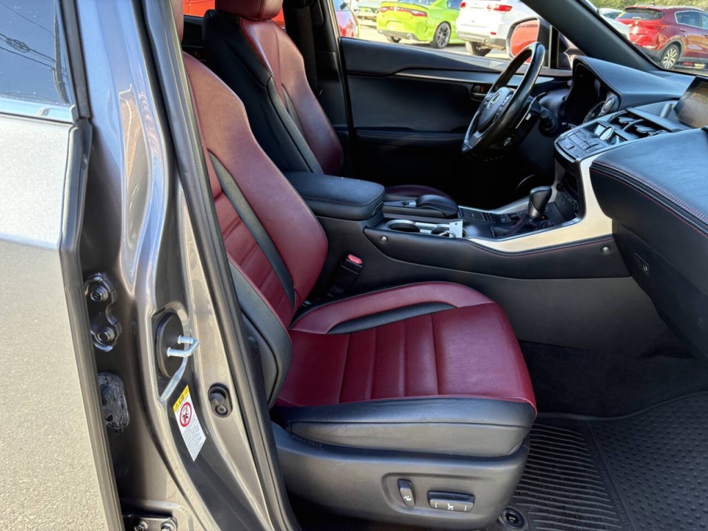 2017 Lexus NX 200t Image 31