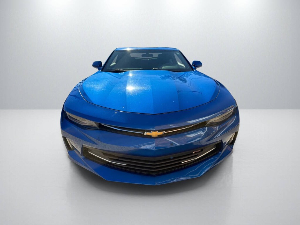 2017 Chevrolet Camaro Image 2