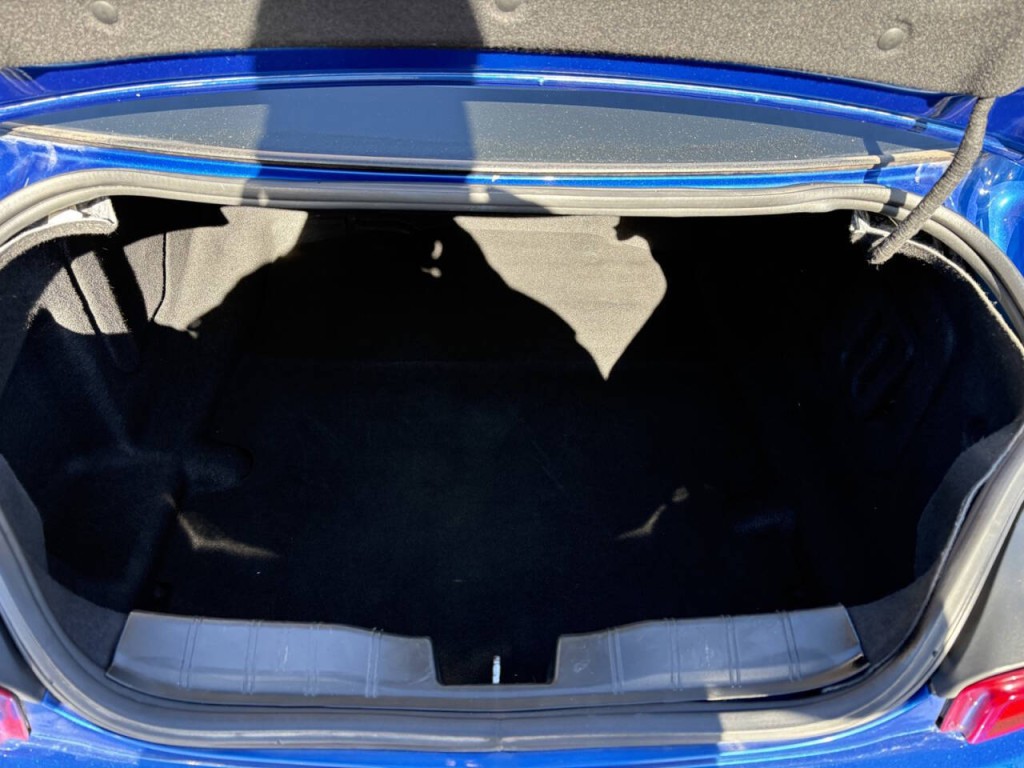 2017 Chevrolet Camaro Image 12