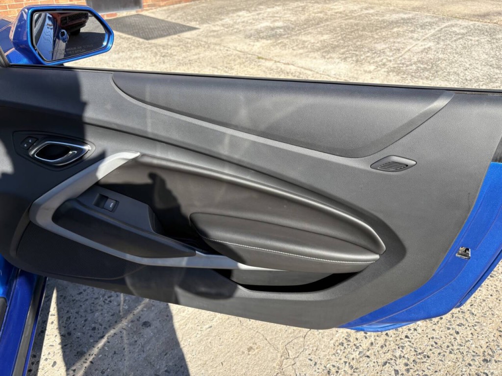 2017 Chevrolet Camaro Image 13