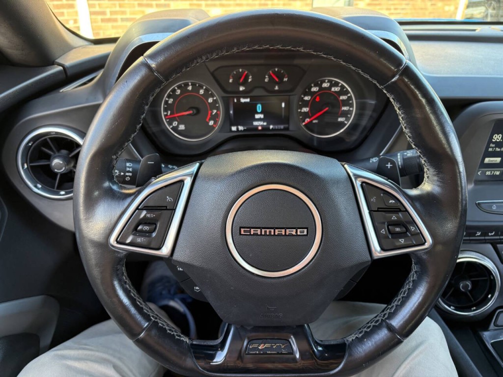 2017 Chevrolet Camaro Image 17