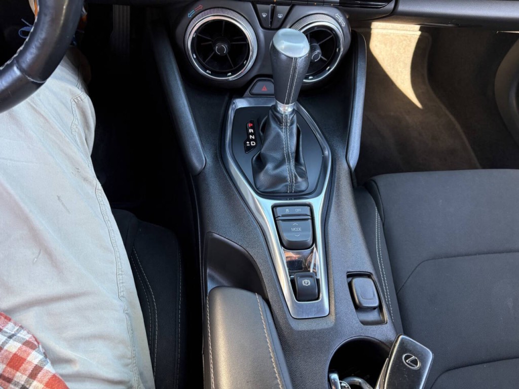 2017 Chevrolet Camaro Image 25