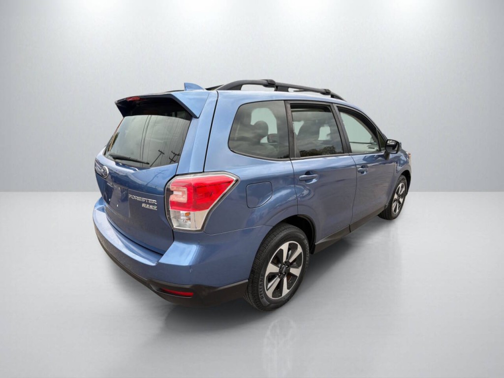 2017 Subaru Forester Image 7