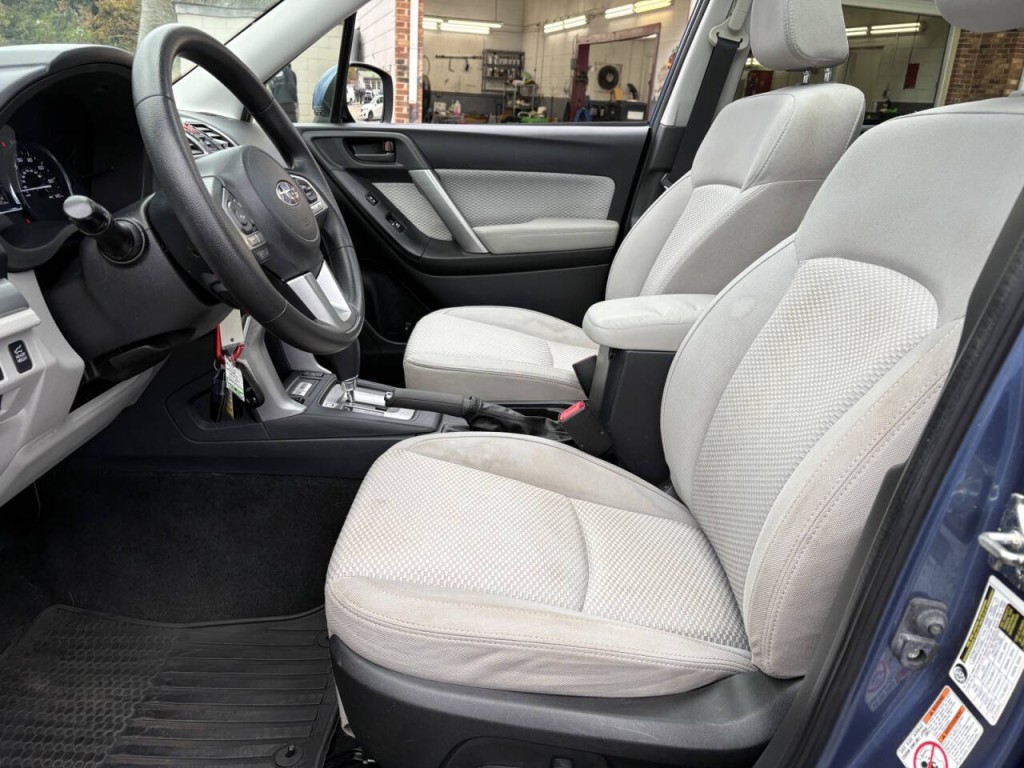 2017 Subaru Forester Image 11