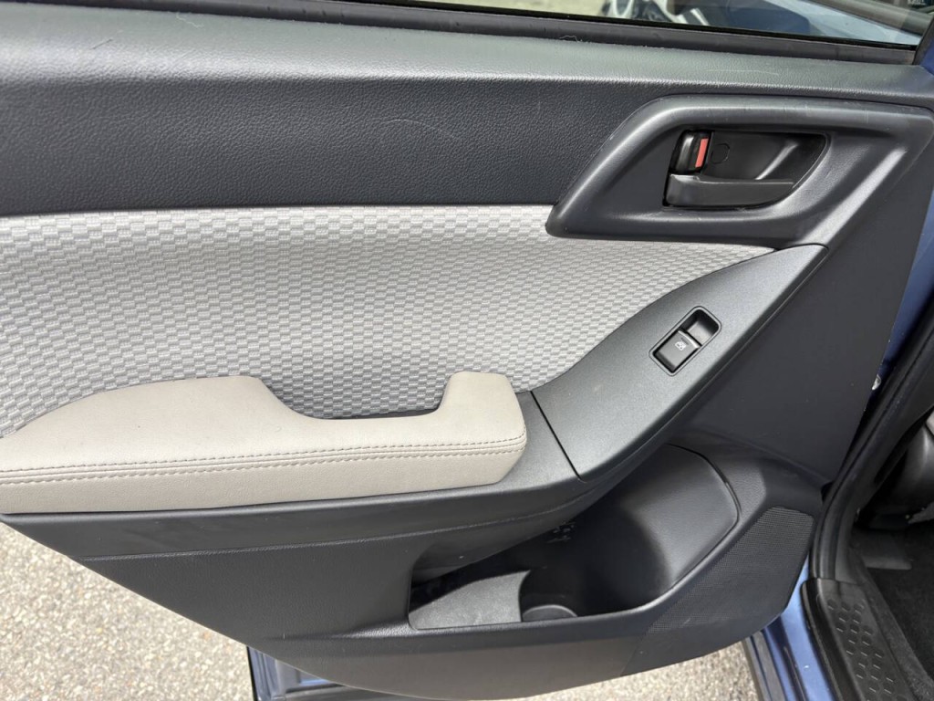 2017 Subaru Forester Image 23