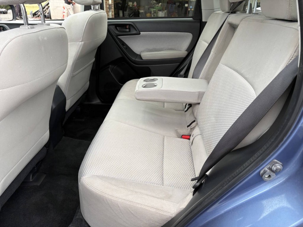 2017 Subaru Forester Image 24
