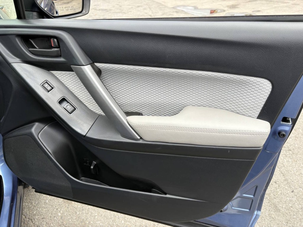 2017 Subaru Forester Image 25