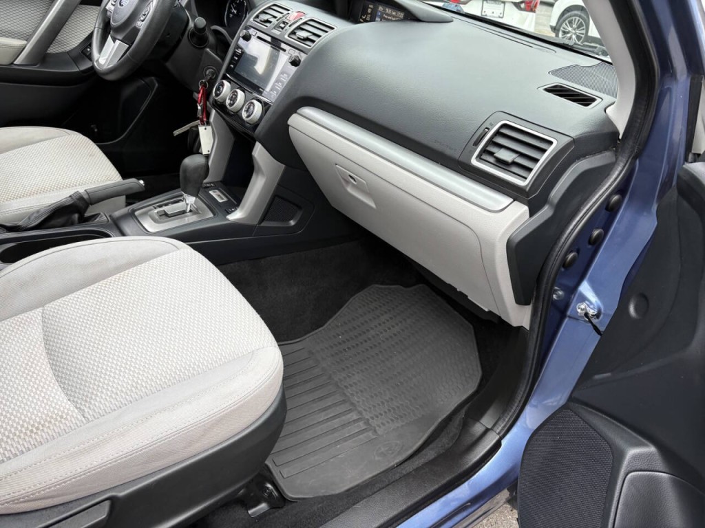 2017 Subaru Forester Image 27