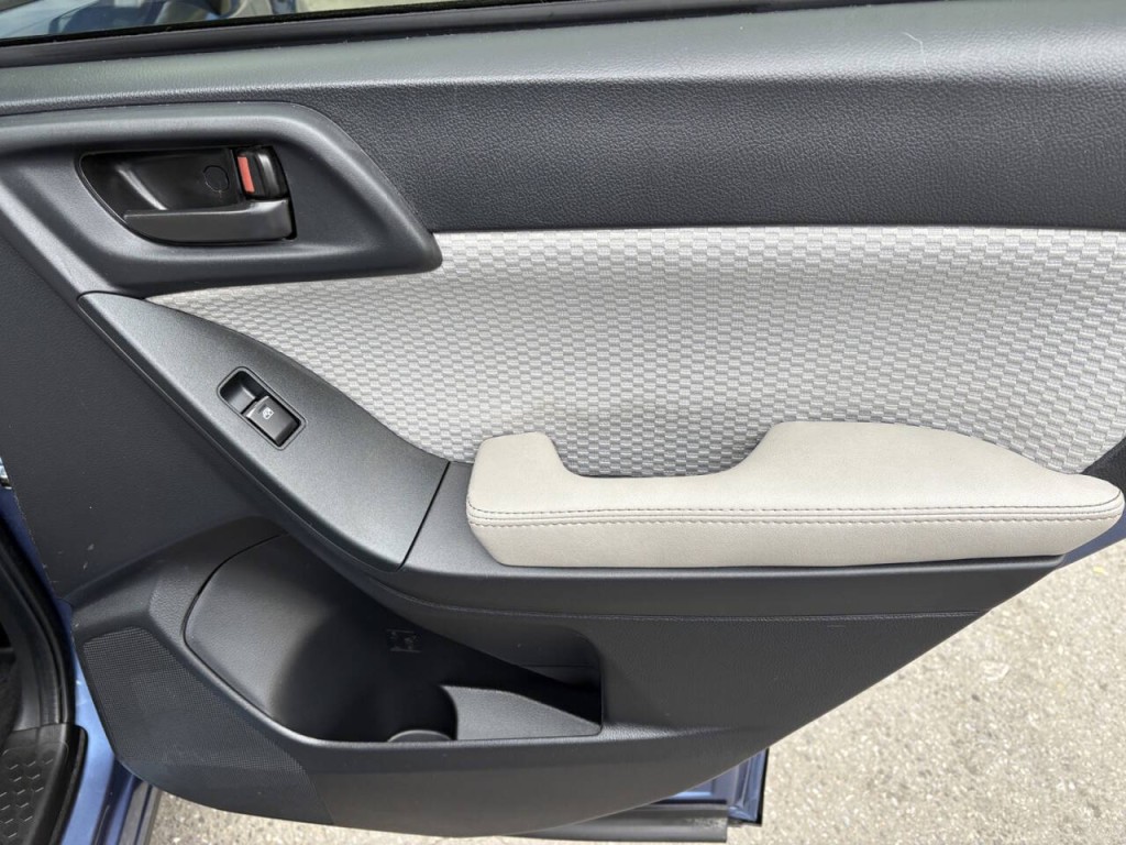 2017 Subaru Forester Image 28