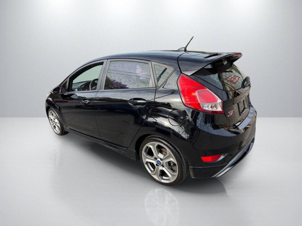 2017 Ford Fiesta Image 5
