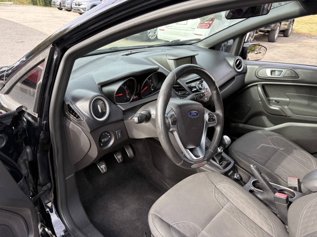 2017 Ford Fiesta Image 13