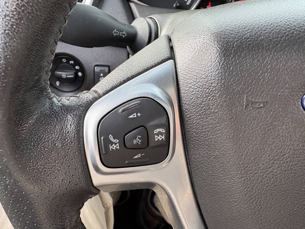 2017 Ford Fiesta Image 16