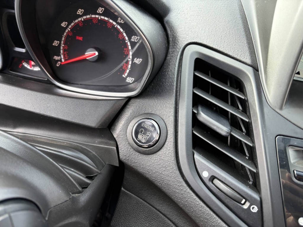 2017 Ford Fiesta Image 19