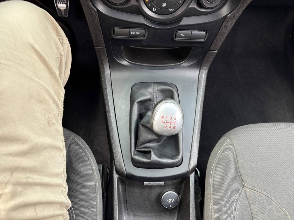 2017 Ford Fiesta Image 22