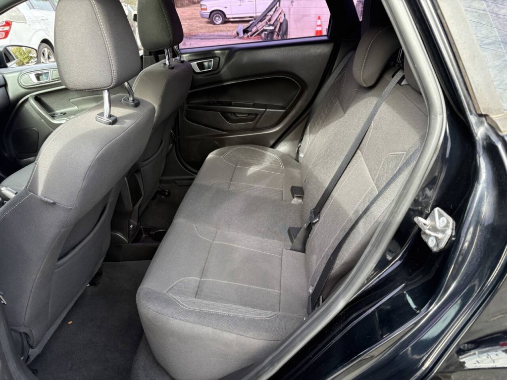 2017 Ford Fiesta Image 26